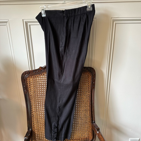 J. Jill navy linen, straight pants, detail at hem.  Side zip, elastic back. - Picture 2 of 15